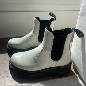 Dr. marten Chelsea boots white